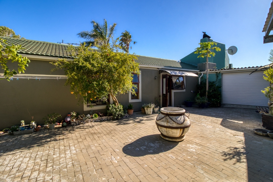 4 Bedroom Property for Sale in Strand South Western Cape